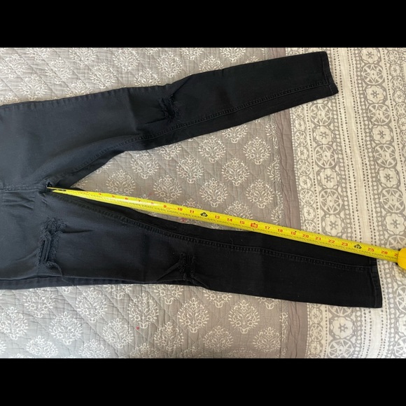 New Windsor Black Distressed Skinny Jeans Size: 3 - Picture 9 of 9
